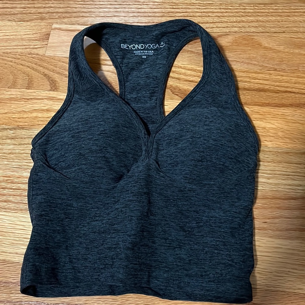 Beyond Yoga grey top with padded cups